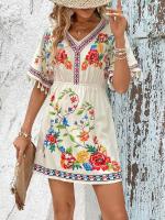 Vestido de vacaciones corto ceñido a la cintura con temperamento estampado de estilo étnico 2025 - details 10