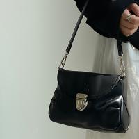 Bolso de hombro con textura de nube arrugada para mujer con correa ajustable y cierre metálico - Bolso cruzado versátil negro elegante para uso diario, 23x14x7cm, bolso cruzado lindo, bolso informal, accesorio elegante, detalles elegantes - details 1