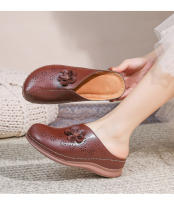 2025 Zapatos de mujer de suela blanda hueca europeos y americanos para pies gordos y anchos, nuevos zapatos de playa Baotou de alta gama de verano para mujer con suelas gruesas y medias pantuflas - details 16