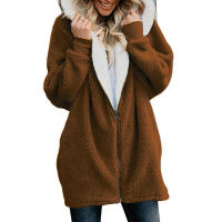 Suéter de lana con chaqueta de lana de cordero con capucha y cremallera para mujer - details 44