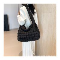 Bolso de hombro tipo bandolera con diseño de nubes plisadas para mujer, bolso de mano de gran capacidad con doble cara y doble tirón - details 47