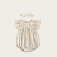 Pelele bordado floral con mangas con volantes de algodón para niñas de 0 a 2 años y diadema a juego, traje adorable y cómodo para bebés - details 2