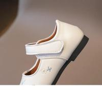Zapatos de cuero para niños y niñas, zapatillas planas de princesa, versátiles, con flores dulces, fondo suave, antideslizantes, a la moda, novedad de otoño, 2024 - details 14