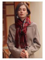 Bufanda nueva bufanda cálida gruesa de longitud media para mujer chal a cuadros con borlas de invierno - details 1