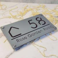 Placa de señal de número de casa acrílica cortada con láser, espejo Gery mate personalizado, nombre de dirección, señales para exteriores, placa de pared - details 9