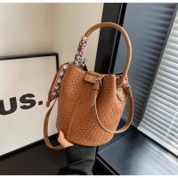 Bolsos Pequeños Populares Nuevos Bolsos De Mensajero De Hombro Versátiles De Moda Bolsos De Cubo Portátiles - details 19