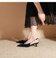 Xiaoxiangfeng-correa de cadena puntiaguda, tacón medio, zapatos individuales - details 12