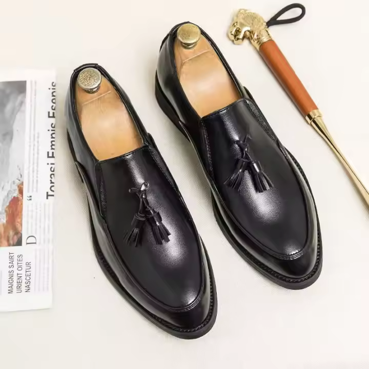 Zapatos formales de negocios a la moda para hombre con borlas, piel de vaca de suela suave, plantillas informales de malla de cuero para primavera y otoño - 1