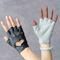 Guantes de medio Dedo de cuero PU para mujer, mitones góticos, corazón de Hip Hop, negro, blanco, hueco, Lolita JK, Anime coreano - details 7