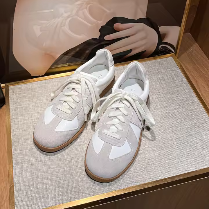Zapatos deportivos casuales de entrenamiento, blancos, de cuero retro, de gran tamaño, bajos para mujer. - 1
