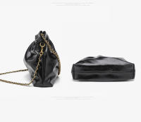 Bolsos de mujer de gran capacidad a la moda, nuevo bolso de mensajero de cadena plisada con textura de alta calidad en color sólido. - details 21