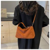 Glovento - Bolso Tote Vintage Piel Gamuza Mate, Bandolera Bajo Brazo Multiway 2024, Diseño Exclusivo Invierno - details 6