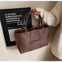 Bolso de mano para mujer, nuevo bolso de hombro premium de gran capacidad, tejido versátil para llevar debajo del brazo. - details 38