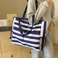 Bolso de Playa a Rayas con Estilo Bolso de Hombro de Nylon de Gran Capacidad con Múltiples Bolsillos Ideal para Mujeres, Perfecto para Vacaciones, Gimnasio, Uso Diario - details 2