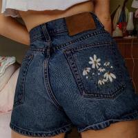 Pantalones cortos de verano para mujer, pantalones cortos florales bordados informales, pantalones cortos elegantes cosidos. - details 4