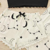 Conjunto De Pijamas De Verano En Seda Con Estampado De Moda Camisola Y Pantalones Largos Shorts Set Para Mujer Sin Mangas Cuello Spaghetti - details 1