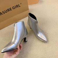 Nuevas botas de mujer con tacón de gato, boca en V, ajustadas, color marrón y piel desnuda. - details 8