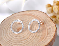 Pendientes De Acero Inoxidable JeeMango Forma Redonda Color Rosa Oro Cristal De Arcilla Blanca/Black Regalo De Navidad Para Mujer - details 2