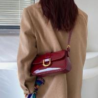 Bolso cruzado retro para mujer Bolso de mano sólido de lujo con correa y solapa, bolso rojo para axila - details 3