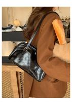 Bolsos de hombro verdes para ir al trabajo para mujer, bolsos de diseñador de lujo, bolso informal de Color puro, bolso con almohada de gran capacidad para axila 2024 - details 32