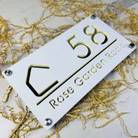 Placa de señal de número de casa acrílica cortada con láser, espejo blanco mate personalizado, nombre de dirección, señales para exteriores, placa de pared - details 0