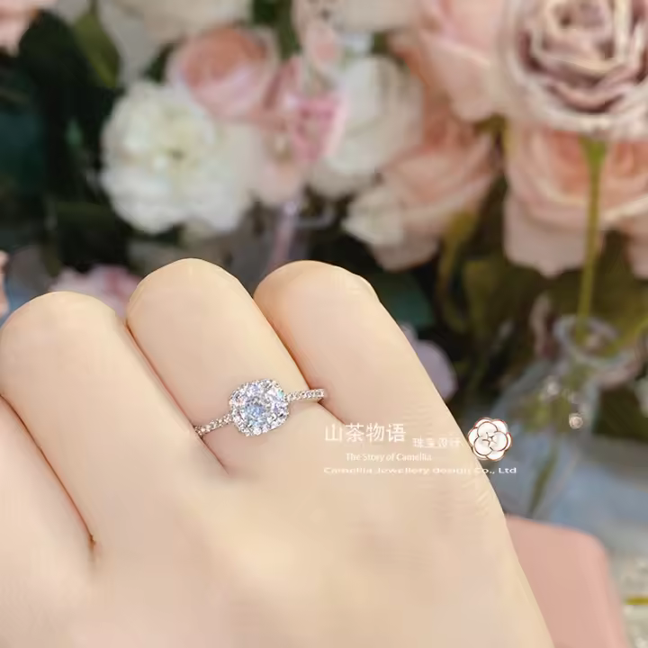 Anillo de diamantes cuadrado de castillo para mujer Anillo de moda todo fósforo con microincrustaciones de circonita 5A chapado en oro - 1