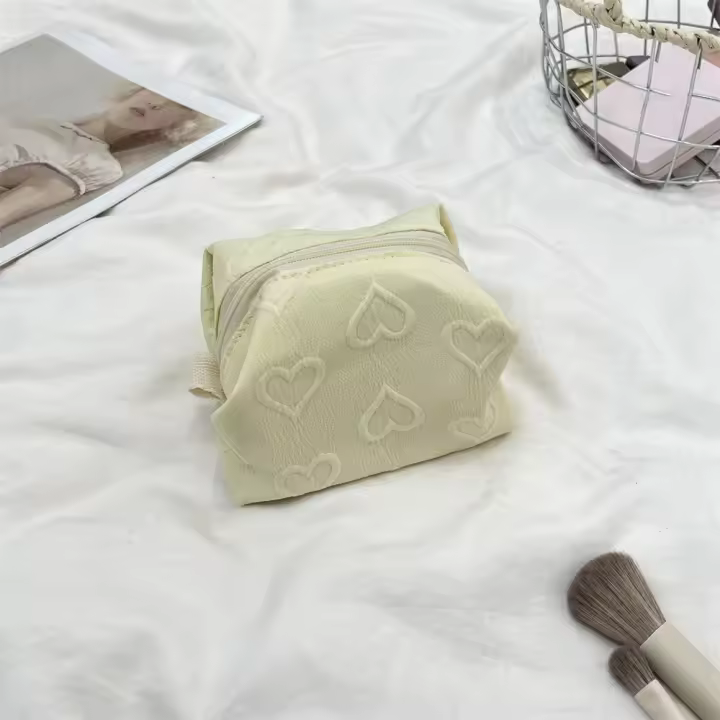 Mini bolsa de cosméticos con bordado de corazón, monedero, bolsa de embalaje de joyería, pequeña bolsa de maquillaje, tarjetero multifuncional, bolsa de lápiz labial diaria - 1