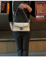 Bolso cuadrado pequeño blanco de diseño de personalidad de marca de Hong Kong2025Nuevo Estilo Bolso de Moda de Alta Gama Bolso de Hombro Cruzado de Moda - details 7