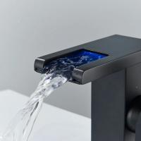 Grifo de Lavabo LED Salida de Cascada de Agua Fría y Caliente Instalación en Cubierta - details 6