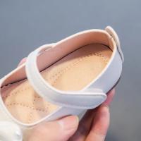 Zapatos planos de cuero para niñas, calzado informal con lazo, princesa dulce, perlas de diamantes de imitación suaves, Primavera, 2024 - details 10