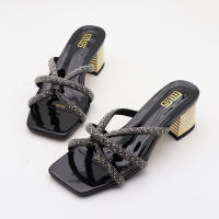 Sandalias de tacón con tira fina y strass - details 3