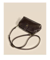 Mini bolso pequeño con clip para mujer, nuevo bolso simple y moderno para teléfono móvil con correa de hombro tipo doctor para mujer - details 34