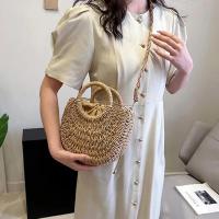 Bolso de playa de media luna de vid de hierba tejido a mano, bolso de hombro hueco de verano para mujer de gran capacidad - details 31