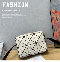 Bolso tipo caja de Cupido acolchado de estilo japonés, nuevo Mini bolso de hombro geométrico, bolso cruzado para teléfono - details 0