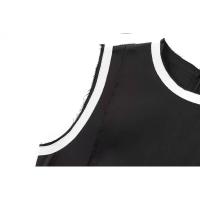 Vestido corto de satén negro sin mangas con cuello redondo y contraste alto para mujer - details 4