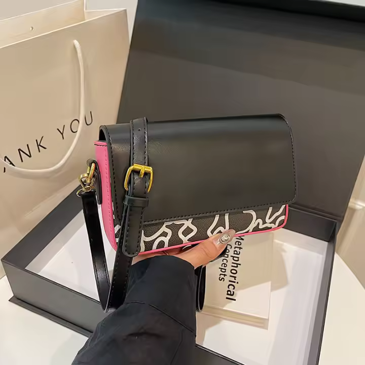 El nuevo bolso cuadrado pequeño, bolso de hombro europeo americano para 2025, estampado con letras en contraste - 1