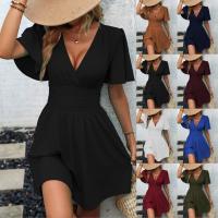 Vestido plisado de color sólido con mangas con volantes y cuello en V profundo nuevo de verano - details 1