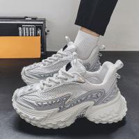 Shoufeistore 2025 Zapatos Populares De Los Hombres Zapatos De Malla De Verano Zapatos Deportivos De Los Hombres Casual Pequeño Blanco Antideslizante Suela Gruesa Aumentando Papá Zapatos De Moda - details 1