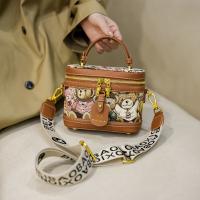 Bolso de Cubo para Mujer con Diseño de Oso Bolso de Mano Elegante con Correa Ajustable, Cierre de Cremallera, Herrajes de Tono Dorado Pink/Brown/Blue Bolso Casual - details 2