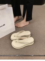 Chanclas de suela gruesa, zapatos de mujer, calzado 2025, nuevas sandalias de playa de vacaciones con tacón inclinado de verano - details 2