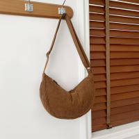 Bolso Cruzado Semi-Luna Bolso de Hombro de Pana Casual para Mujeres Bolso de Mano de Viaje de Color Sólido - details 26