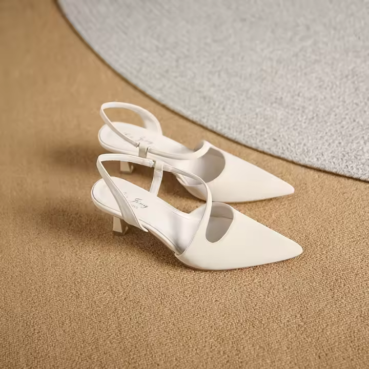 Sandalias huecas de aguja de nuevo estilo, zapatos de mujer de moda con una sola tira - 1