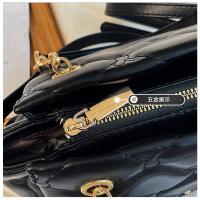 2025 Nueva cadena de lencería bolso de las mujeres, la moda de hombro bolsa de axila, rojo, negro - details 5