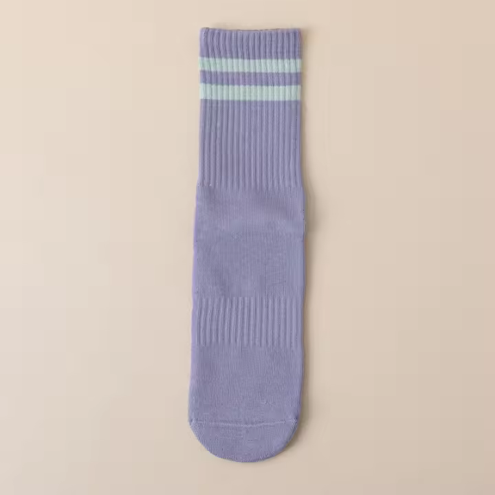 Calcetines de Yoga de felpa para mujer, medias de algodón y silicona, antideslizantes, medias de media pantorrilla, calcetines de piso para Pilates, baile en interiores, Fitness, deportes - 1
