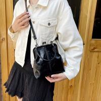 Bolso cruzado retro británico vintage 2025 Bolso de hombro de policiéster de alta calidad con cierre magnético Bolso negro elegante para la ciudad, las noches y el día a día Diseño minimalista, destacados en marrón - details 3