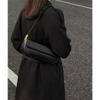 Bolso bandolera de mujer estilo vintage, con forro, correa ajustable, cierre de hebilla, negro sólido, detalle de pintura en los bordes, bolso retro de un solo hombro - details 1