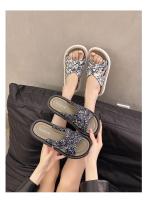 Nuevas zapatillas de interior de playa de suela gruesa suave informal de moda de verano para mujer - details 3