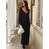 Vestido largo de punto de ganchillo calado para cubrir el bikini en vacaciones en la playa - details 34