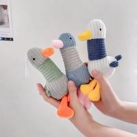 LLavero de pato feo de peluche con dibujos animados, llavero suave de juguete para mujer y niña, colgante para bolso, coche, nuevo llavero de pato bonito para niños, regalo para niños - details 7