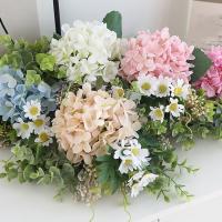 Ramo de eucalipto de hortensias artificiales de lujo, flores de hortensias elegantes de plástico, flores falsas realistas, fiesta de vacaciones, boda - details 3